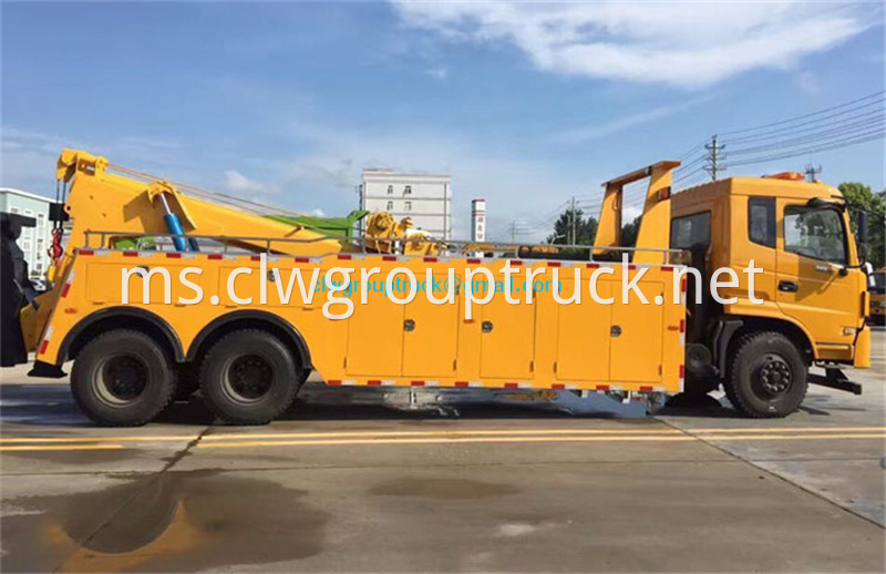 Dongfeng 6x4 Wrecker 3